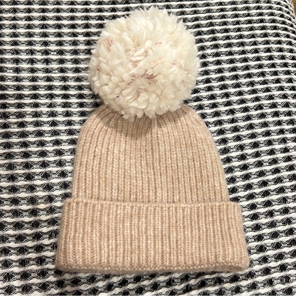 NWT Anthropologie “Pick A Pom” beanie